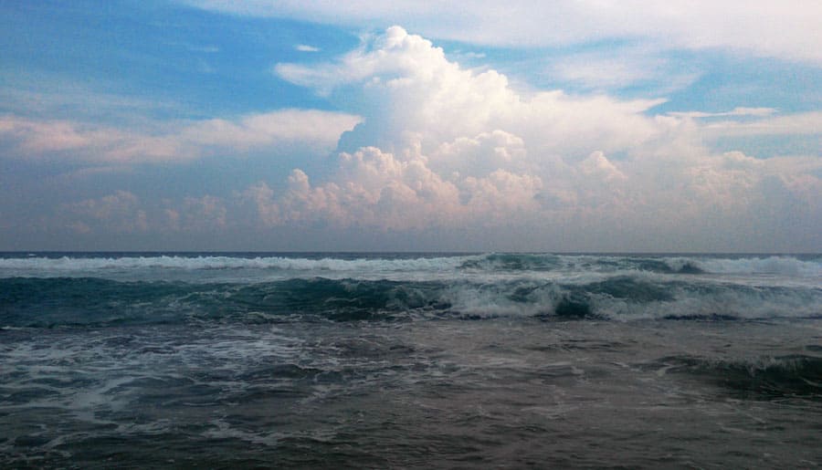 Океан, омывающий Шри-Ланку