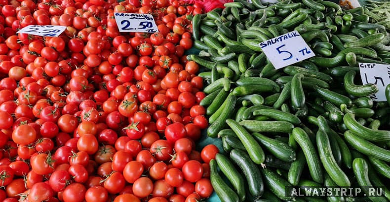 Помидоры и огурцы