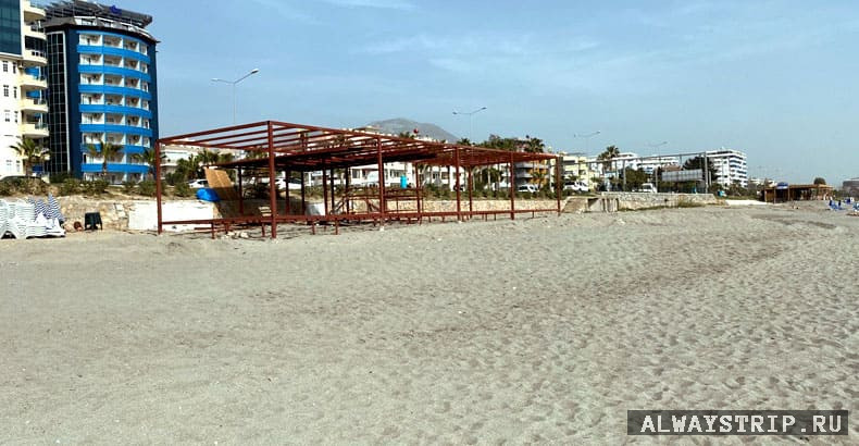 Кафе на пляже в Алании