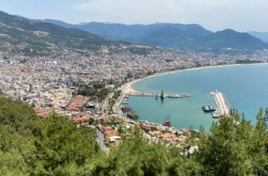 Вид на Аланию сверху