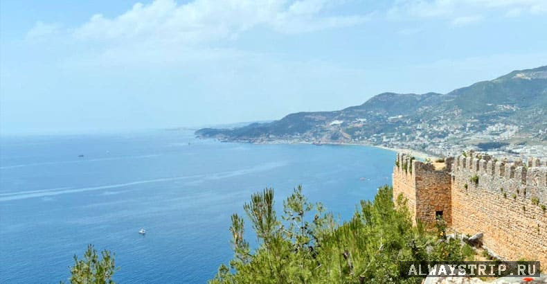 Вид на Аланию от крепости Кале