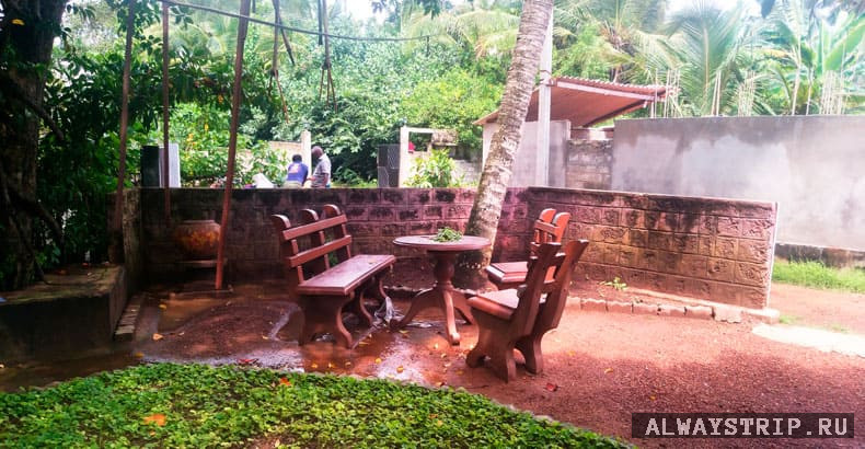 Кафе для местных в Шри-Ланке