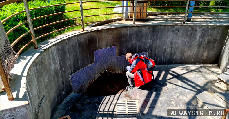 Источник воды в Божоми