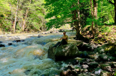 Река, протекающая через парк Боржоми