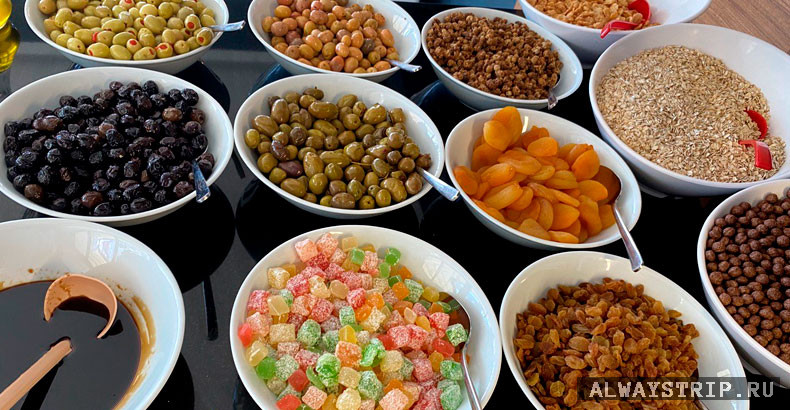 Завтрак в турецком отеле