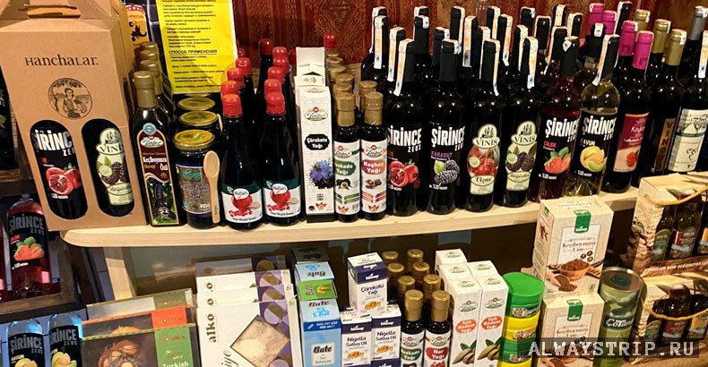 Туристический магазин в Турции: вина, соусы, масла