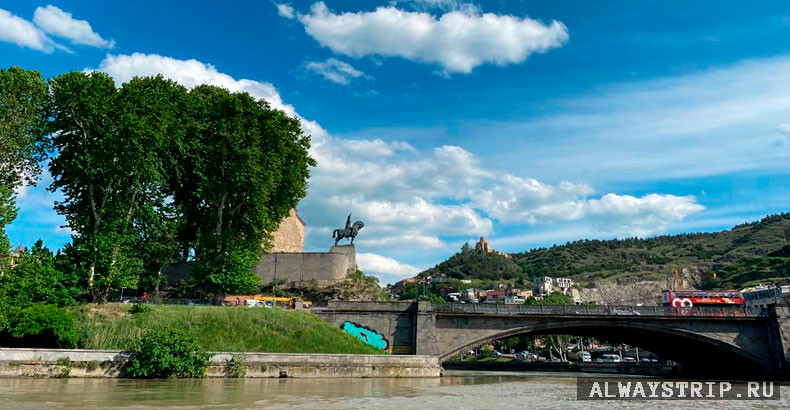 Экскурсия по Тбилиси на лодке