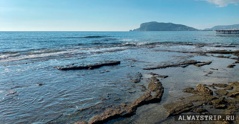 Типичный пляж в Алании
