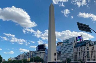 Центральный обелиск в Буэнос-Айресе