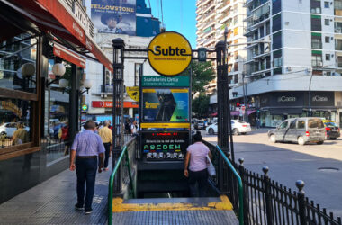 Метро Скалабрини Ортиз