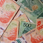 Что происходит с аргентинским песо Аргентинские песо номиналом от 50 до 2000