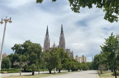 Главный собор города Ла Плата - столицы провинции Буэнос-Айрес