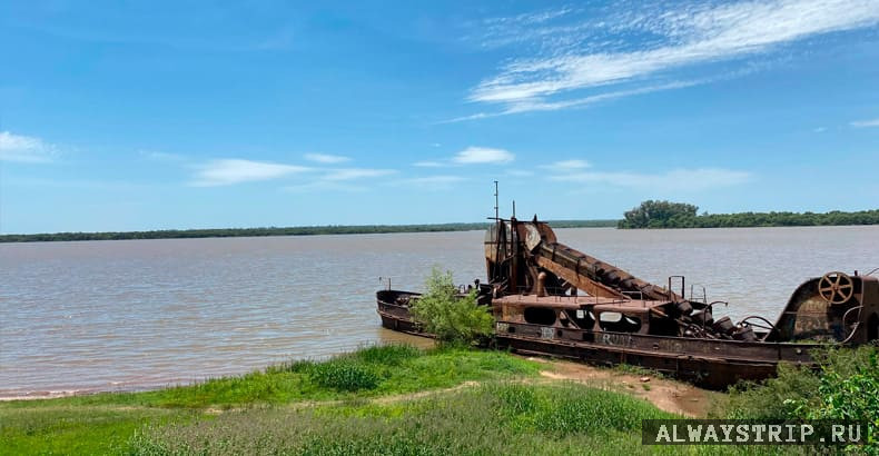 Брошенное судно в провинции Энтре-Риос